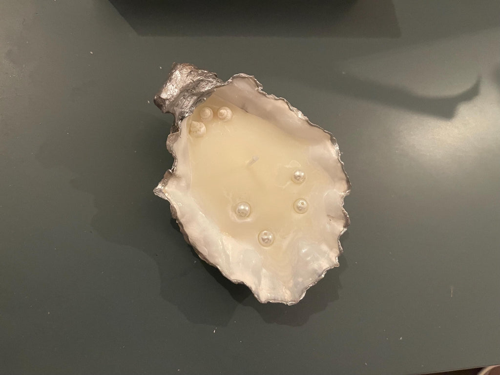 Oyster Shell Candle with Pearls – Handmade Soy Wax Coastal Decor