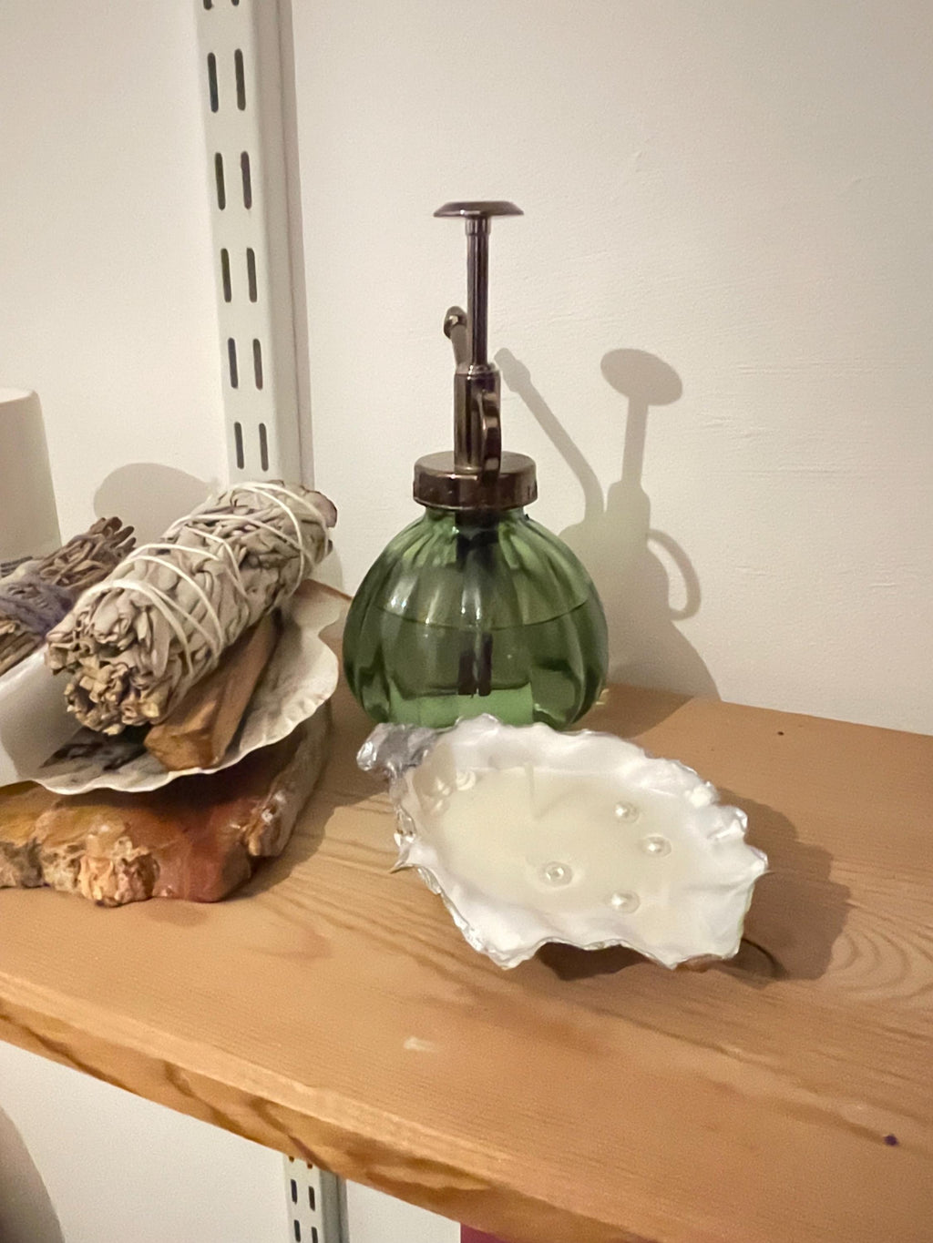 Oyster Shell Candle with Pearls – Handmade Soy Wax Coastal Decor